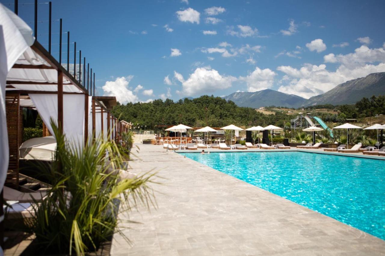 Equos Resort Hotel 地拉那 外观 照片